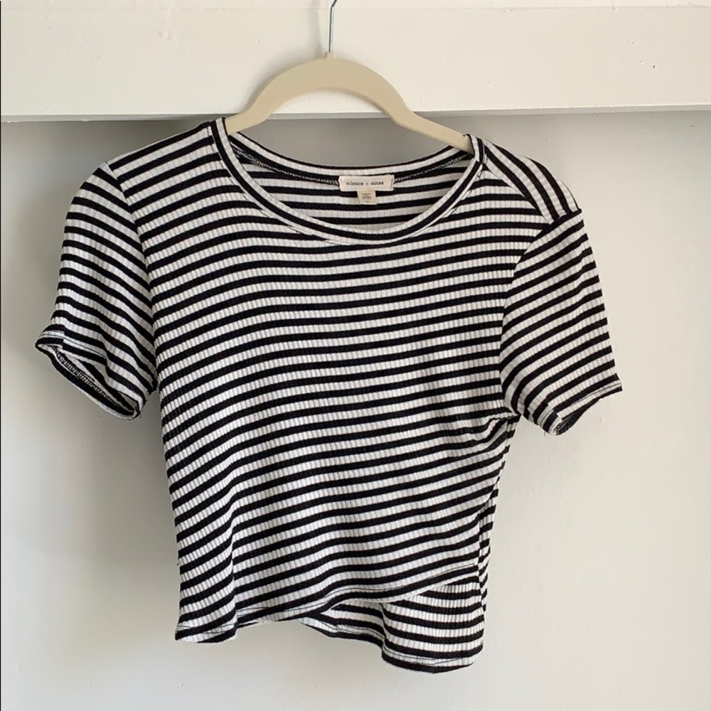 Urban outfitters cropped tee